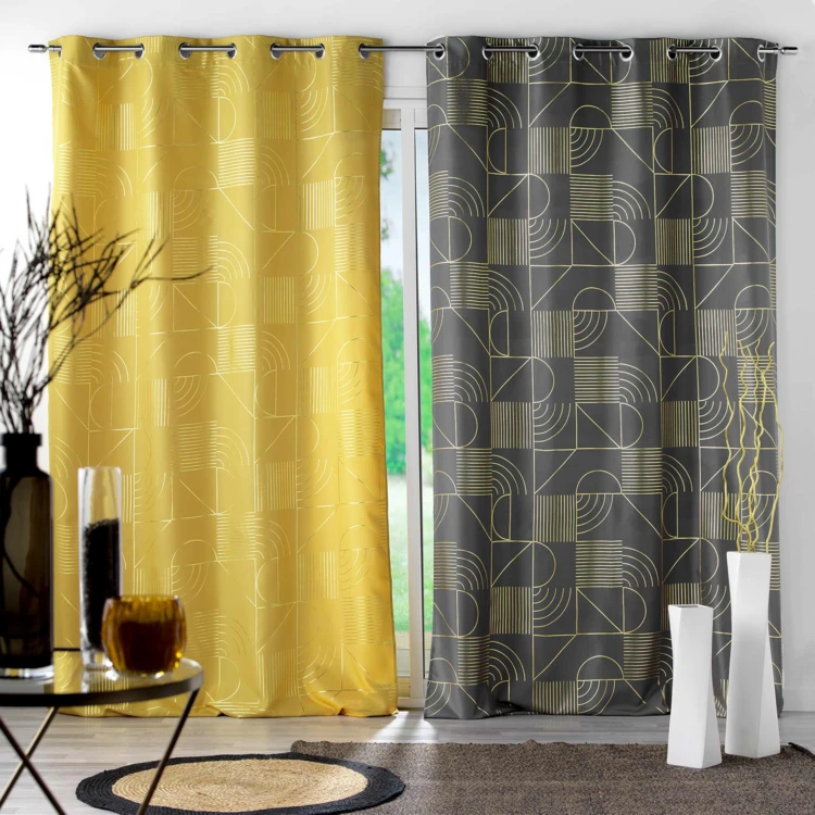 Siebvorhang mit Metallic-Muster