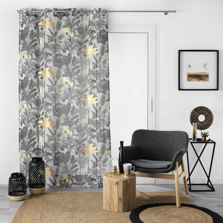 Folhas exóticas com estampados metálicos