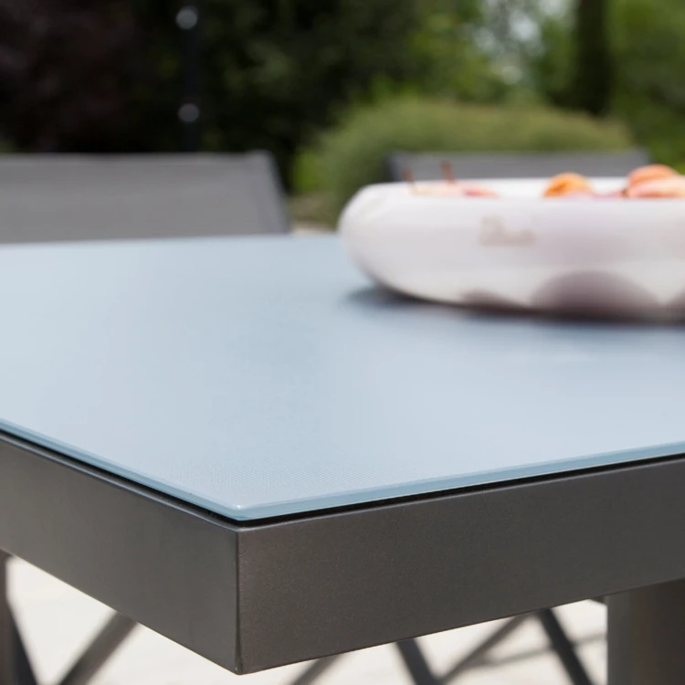 Mesa rectangular y extensible para 6/8 personas