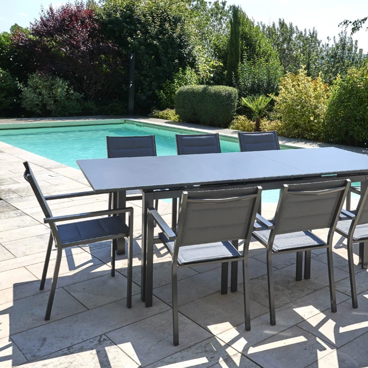 Mesa rectangular y extensible para 6/8 personas