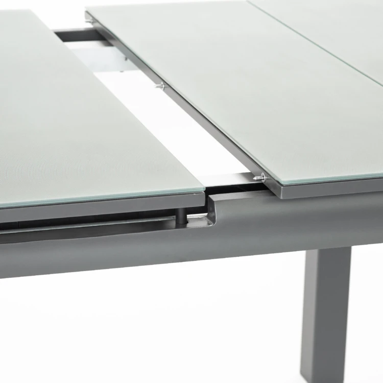 Gartentisch aus Aluminium und Glas