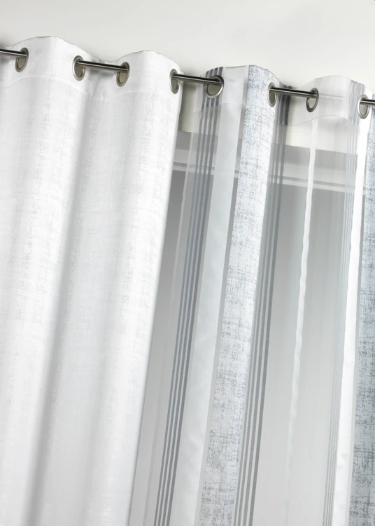 Cortina de organza com riscas jacquard