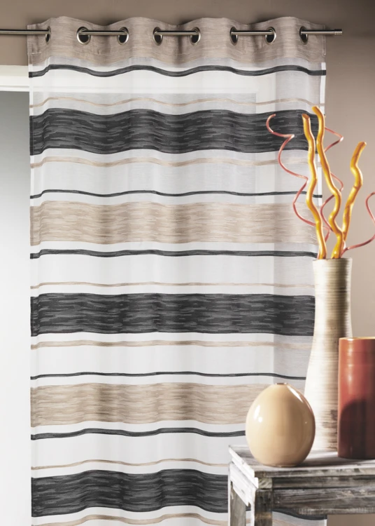 Jacquard-Vorhang mit horizontalen Streifen