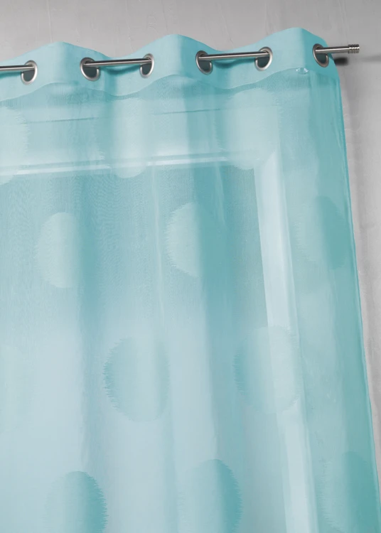 Cortina transparente com bolinhas grandes em tons sobre tons
