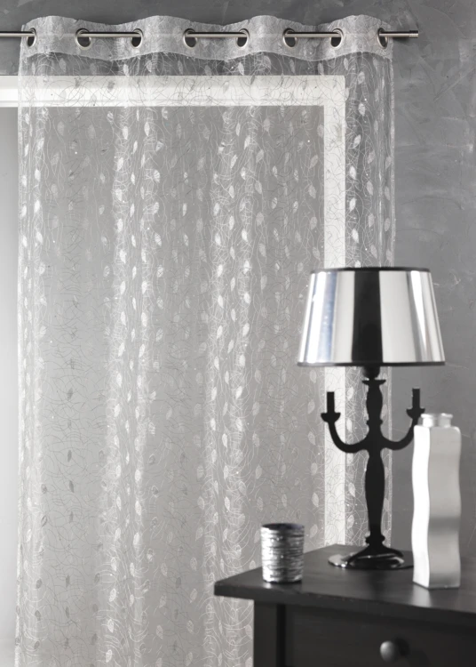 Voile de organza bordado com estampados de fantasia