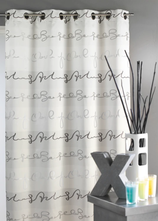 Cortina jacquard com estampados de letras