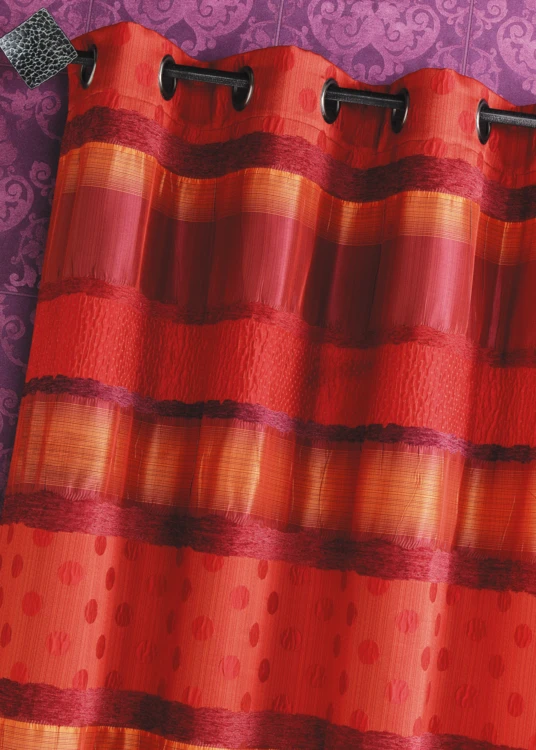Cortina em jacquard com bolinhas e riscas
