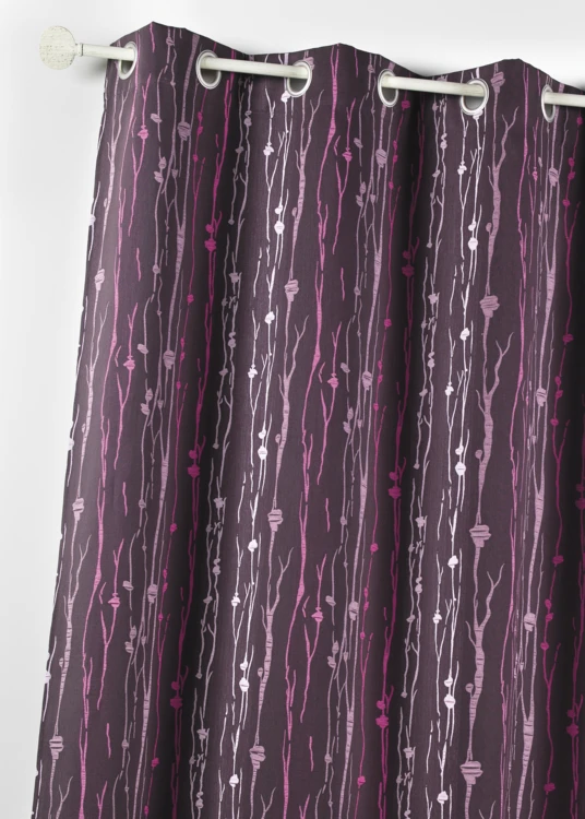 Cortina isolante em jacquard com estampado de raízes