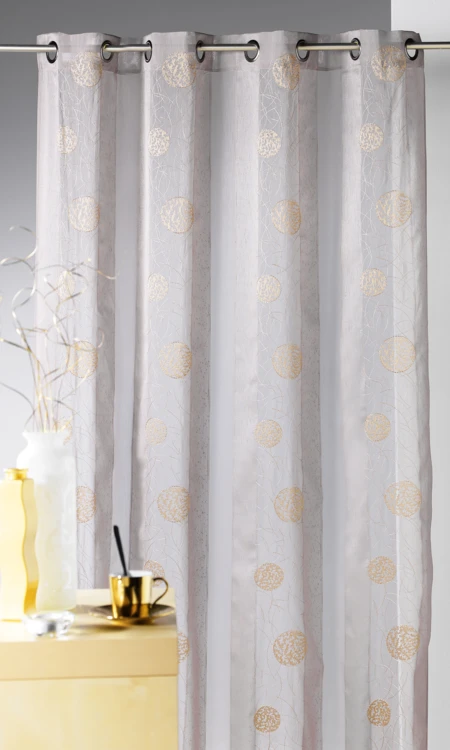 Cortina de organza bordada com motivos redondos