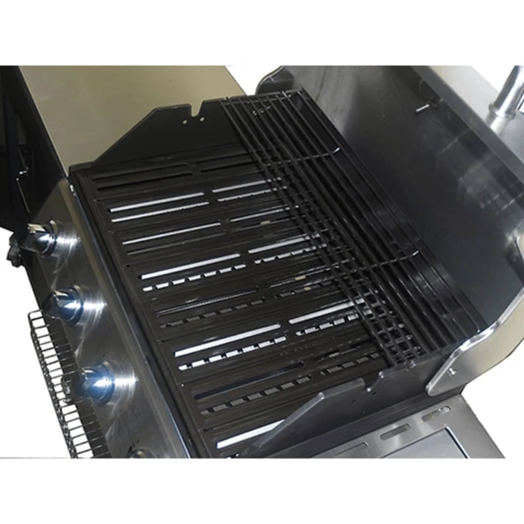 Cuisine d'extérieur avec barbecue