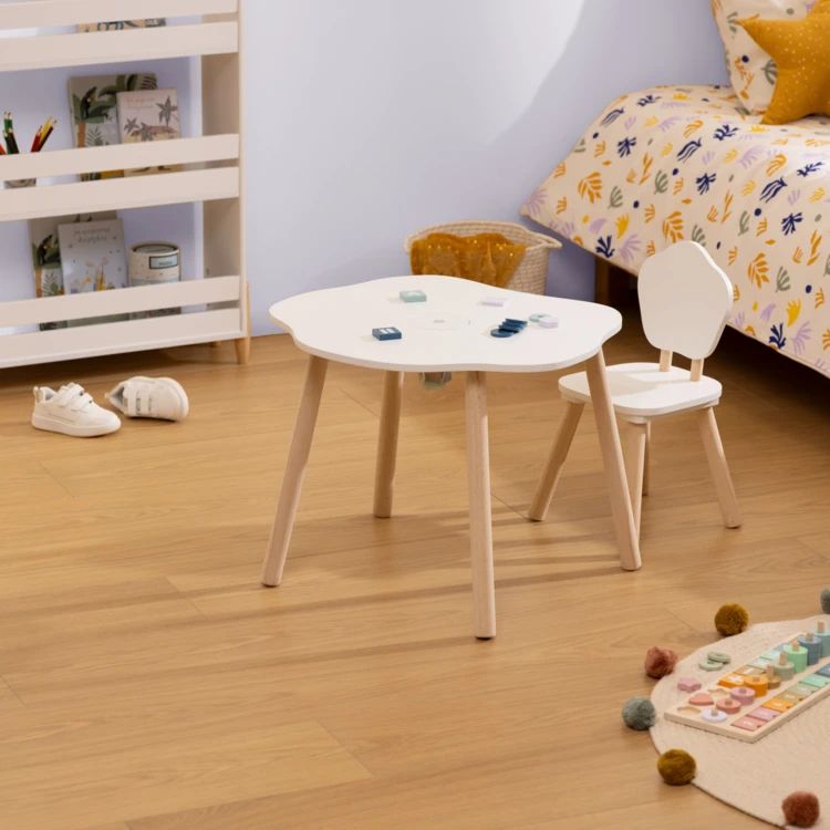 Chaise enfant forme organique