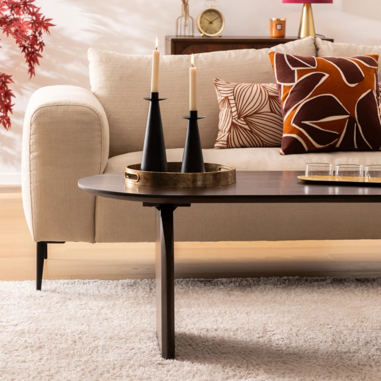 Table basse en manguier avec finition texturée