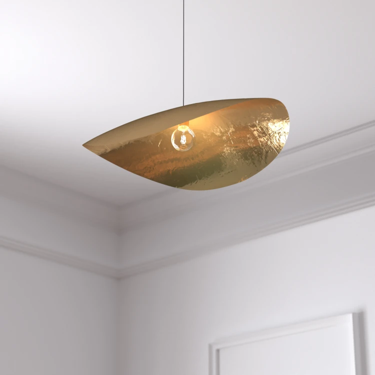 Design-Hängeleuchte aus goldfarbenem Metall