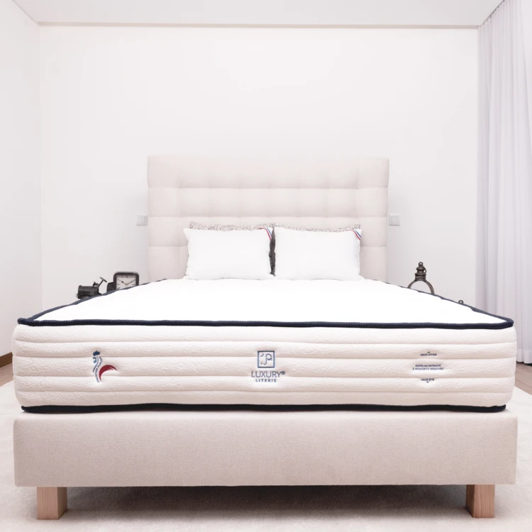 Sommier tapissier bois massif beige avec pieds