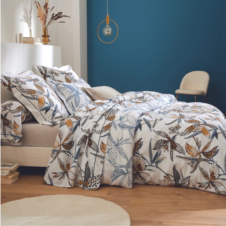 Bettwäsche mit üppigen Blumen