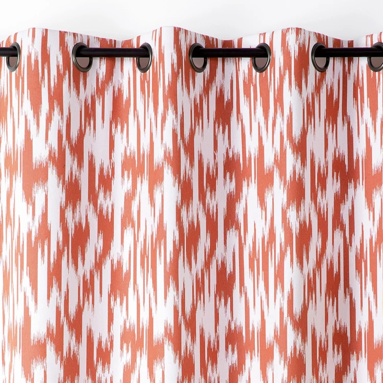 Jacquardvorhang mit Ikat-Muster aus Upcycling-Garnen