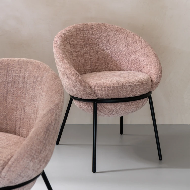 Moderner Designerstuhl aus Metall