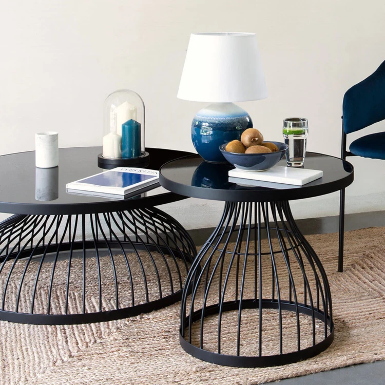 Table café en acier avec plateau rond