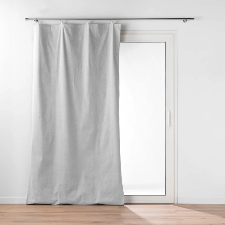 Forro térmico com argolas para cortinados