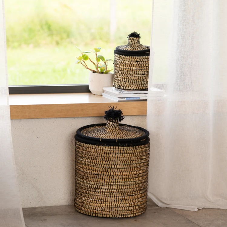 Cesto para roupa suja em fibras vegetais e lã