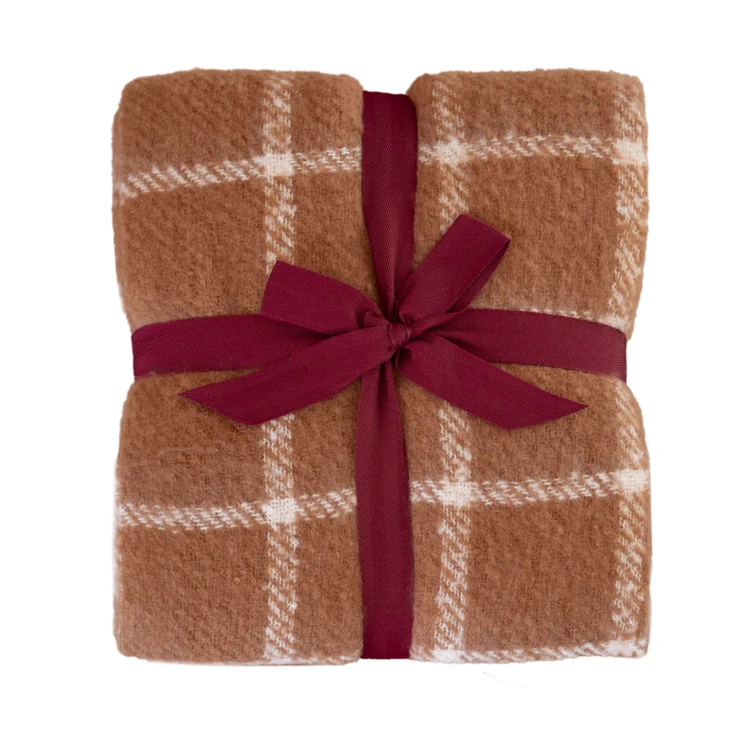 Coperta a quadri effetto mohair con frange
