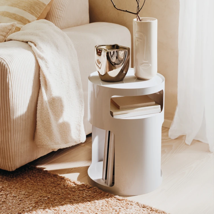 Table d’appoint ronde avec niches de rangement
