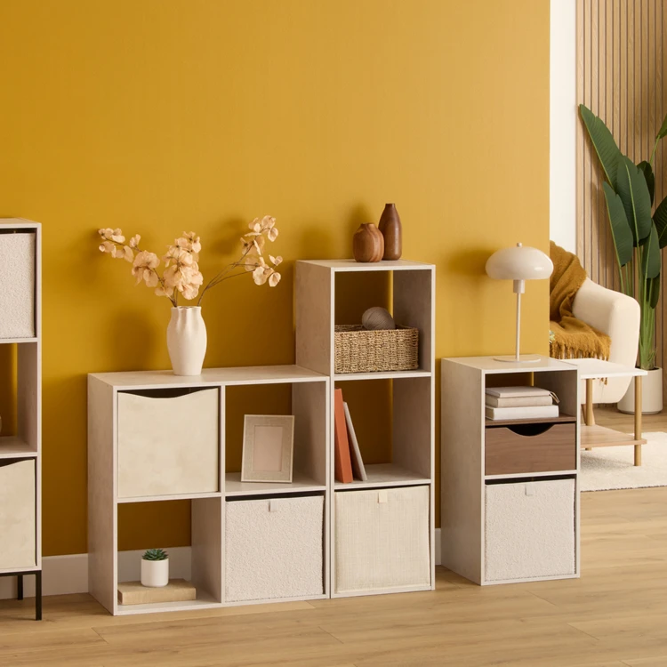 Regal mit 3 Fächern aus Spanplatten in Holzoptik
