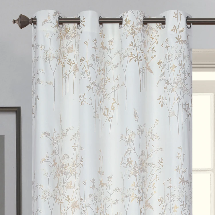 Par de cortinas opacas con ojales y estampado vegetal