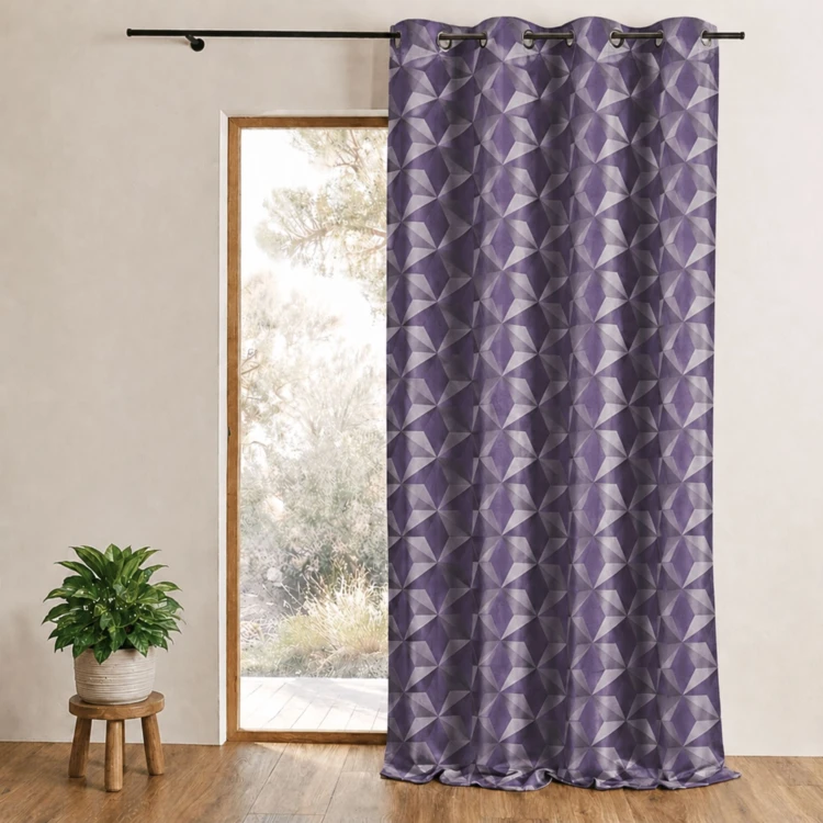 Cortina opaca em jacquard com motivos geométricos
