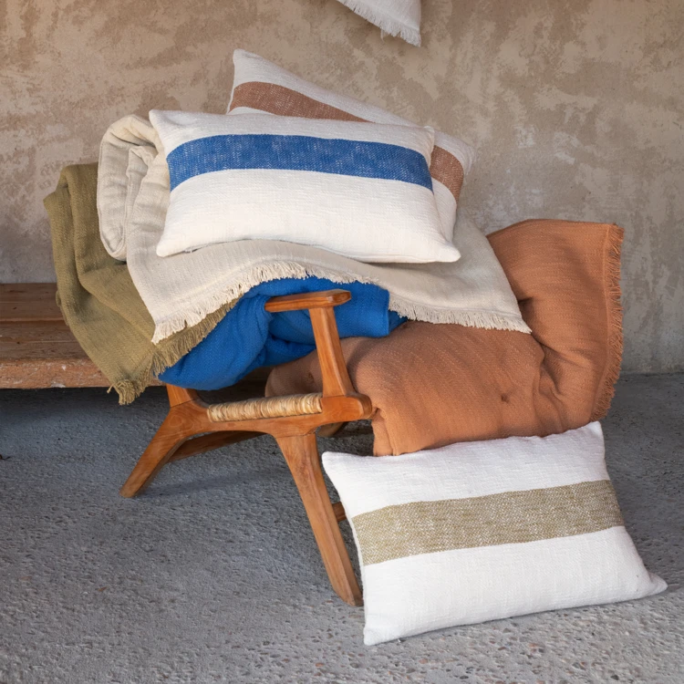 Capa de almofada retangular em chambray com faixa central