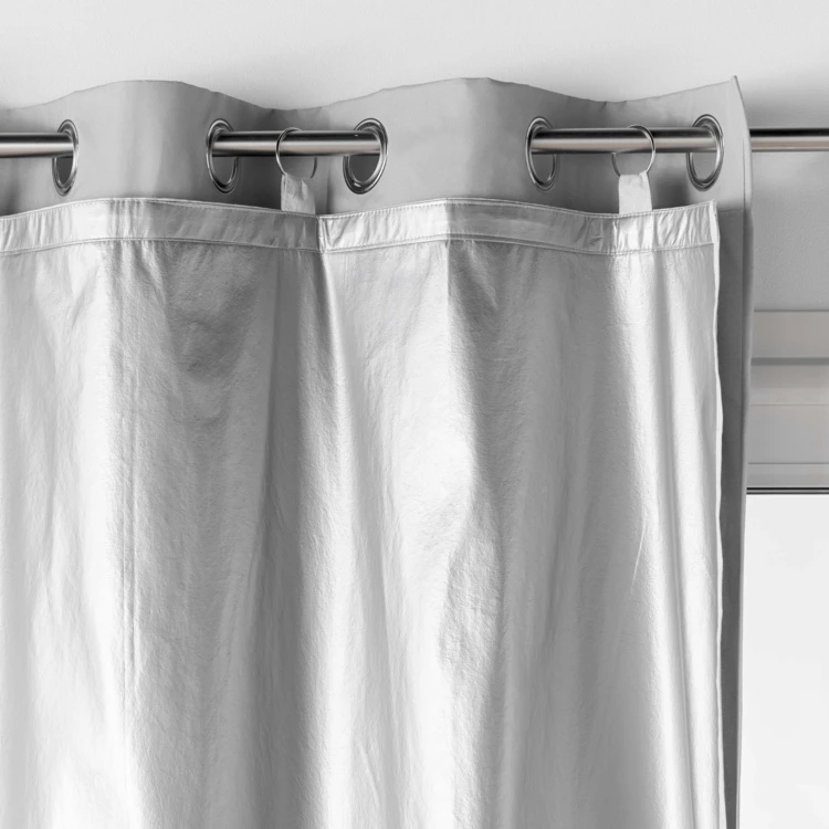 Forro térmico com argolas para cortinados