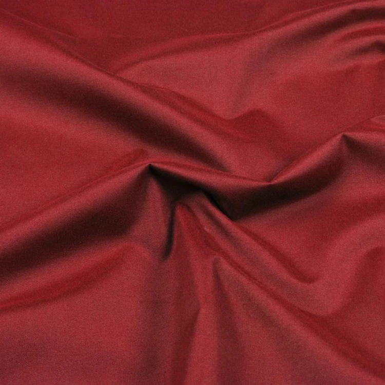 Grauer Verdunklungsvorhang aus 100 % Polyester in Uni-Farbe