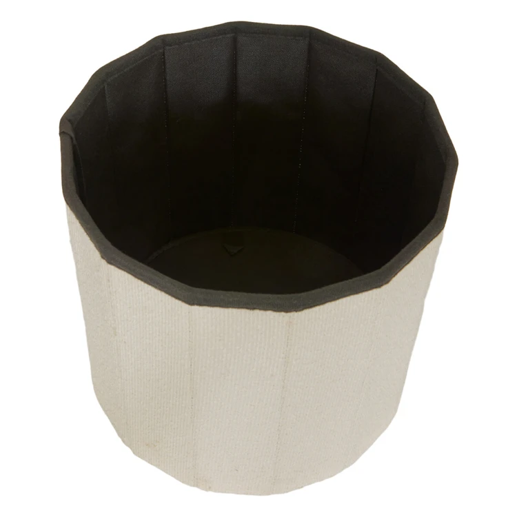 Puf plegable con espacio de almacenamiento integrado