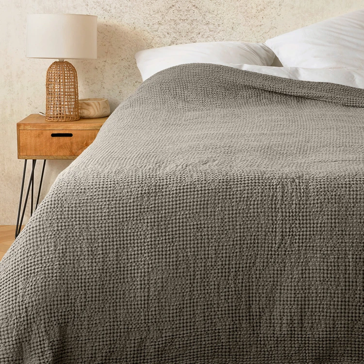 Plaid ou couvre lit 100%  coton nid d’abeille
