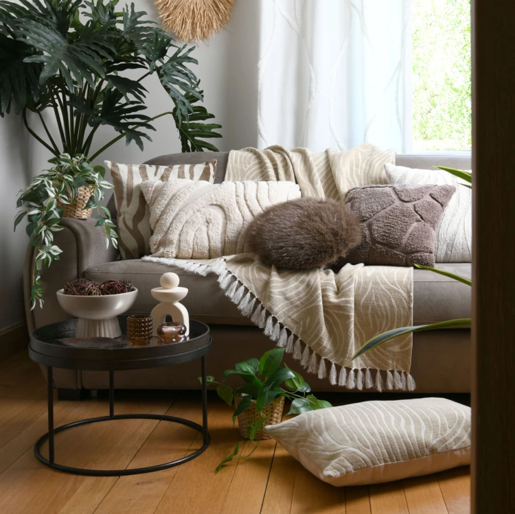 Coussin rond à poils longs