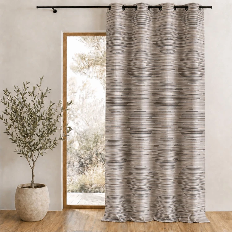 Jacquard-Lichtvorhang mit grafischen Mustern