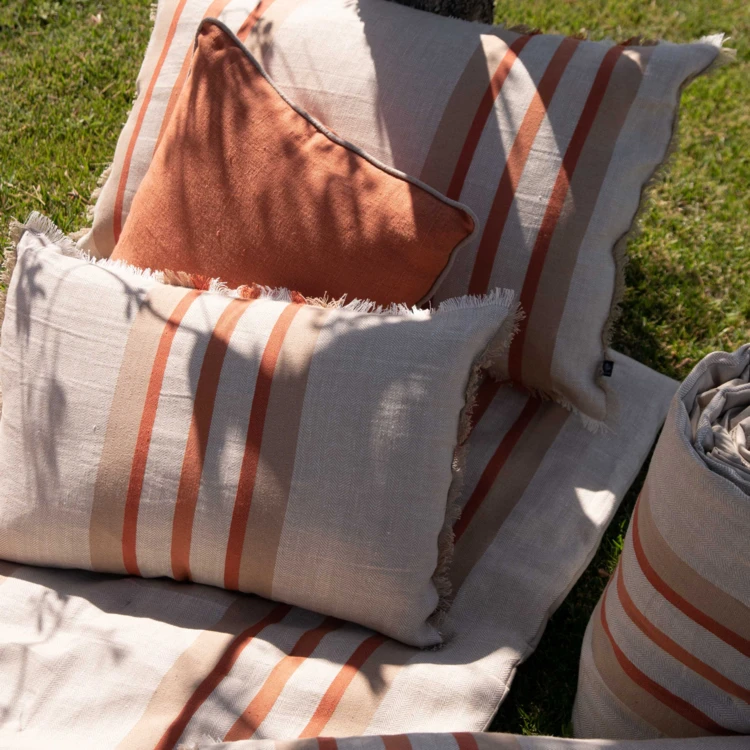 Cuscino a righe in lino e cotone