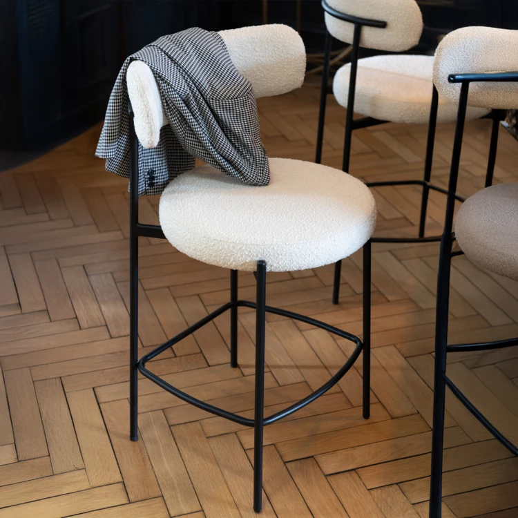 Barhocker aus Metall mit Bouclé-Stoff