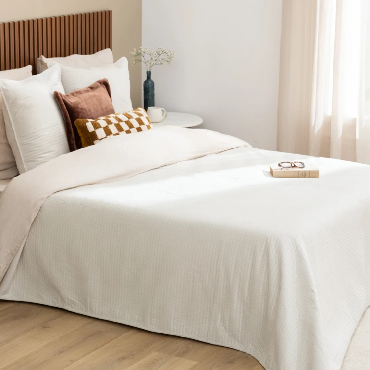 Dessus de lit matelassé avec 2 taies assorties
