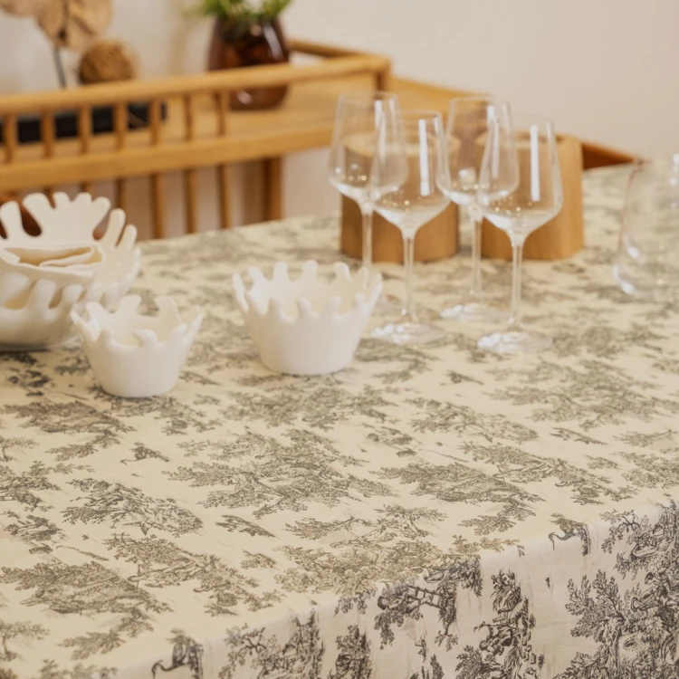 Mantel rectangular plastificado con estampado Toile de Jouy