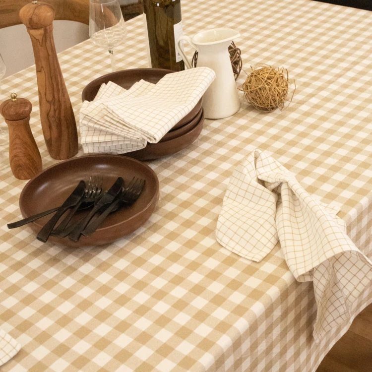 Nappe carrée en coton vichy