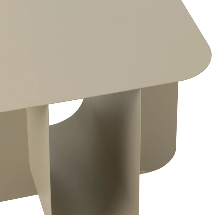 Moderner Design-Couchtisch aus Metall