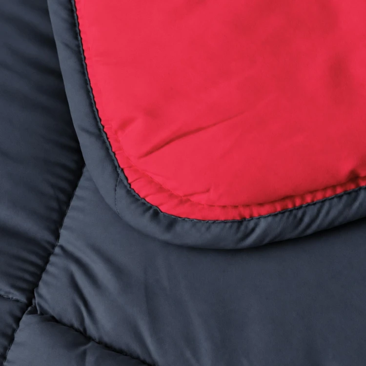 Couette légère réversible bicolore en microfibre 200 gr/m²
