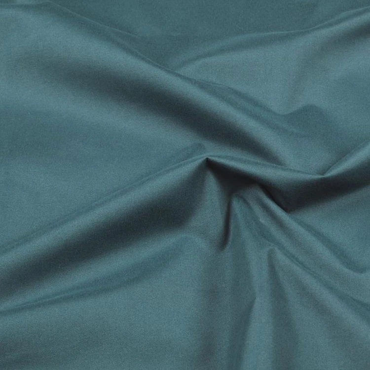 Grauer Verdunklungsvorhang aus 100 % Polyester in Uni-Farbe