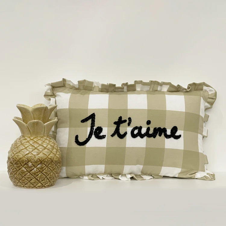 Cojín rectangular a cuadros "Je t'aime