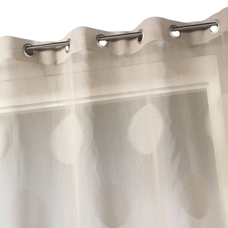 Cortina transparente com bolinhas grandes em tons sobre tons