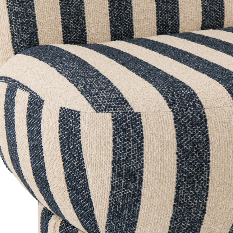 Lounge-Sessel mit gestreiftem Stoffbezug