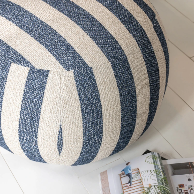 Pouf rond en tissu rayé