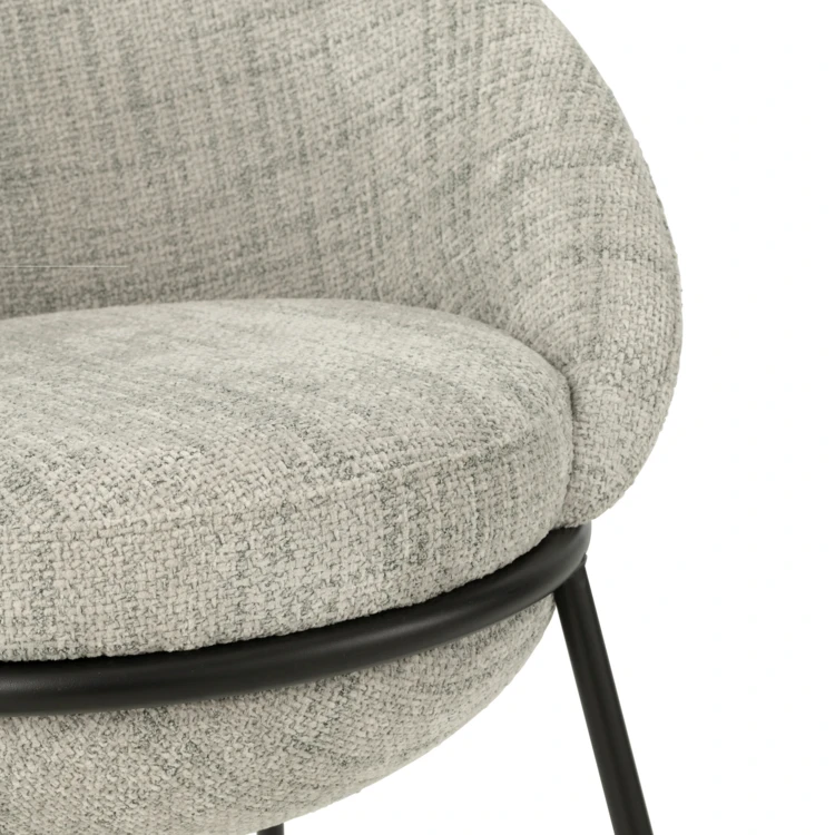Moderner Designerstuhl aus Metall