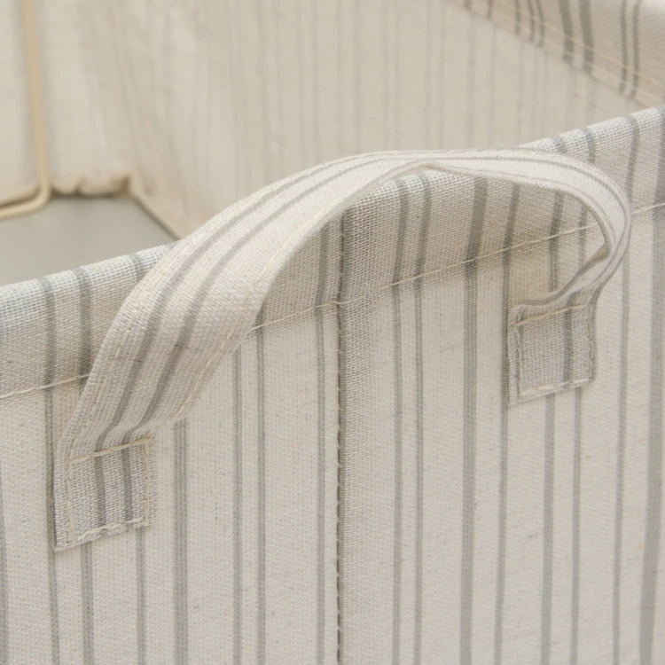 Opbergmand van polyester met stalen frame